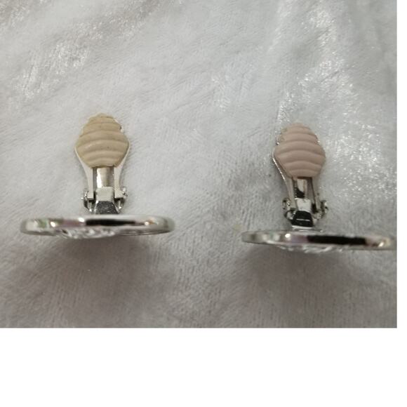 Sarah Cov. clip on patented one inch earrings 1.1437 - Picture 3 of 16